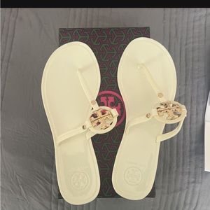Tory Burch sandals size 6 in great shape. Only wore a couple of times.